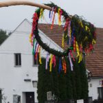 Hodové přípravy a stavění máje