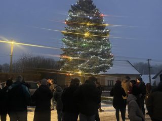 Kácení máje a rozvícení stromečku